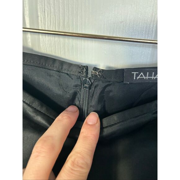 Tahari slik like dress pants with a cut in the back insulated size 0-2 see measu - Picture 3 of 7